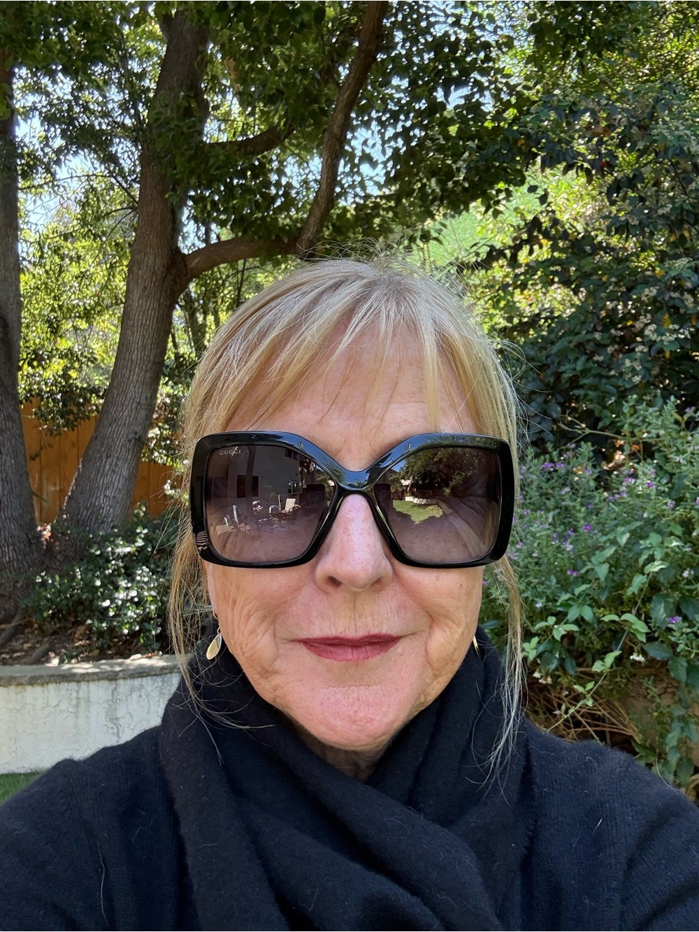 Gucci Women's Oversized Square Sunglasses in Black with Gray Gradient Lenses - Picture 7 of 7
